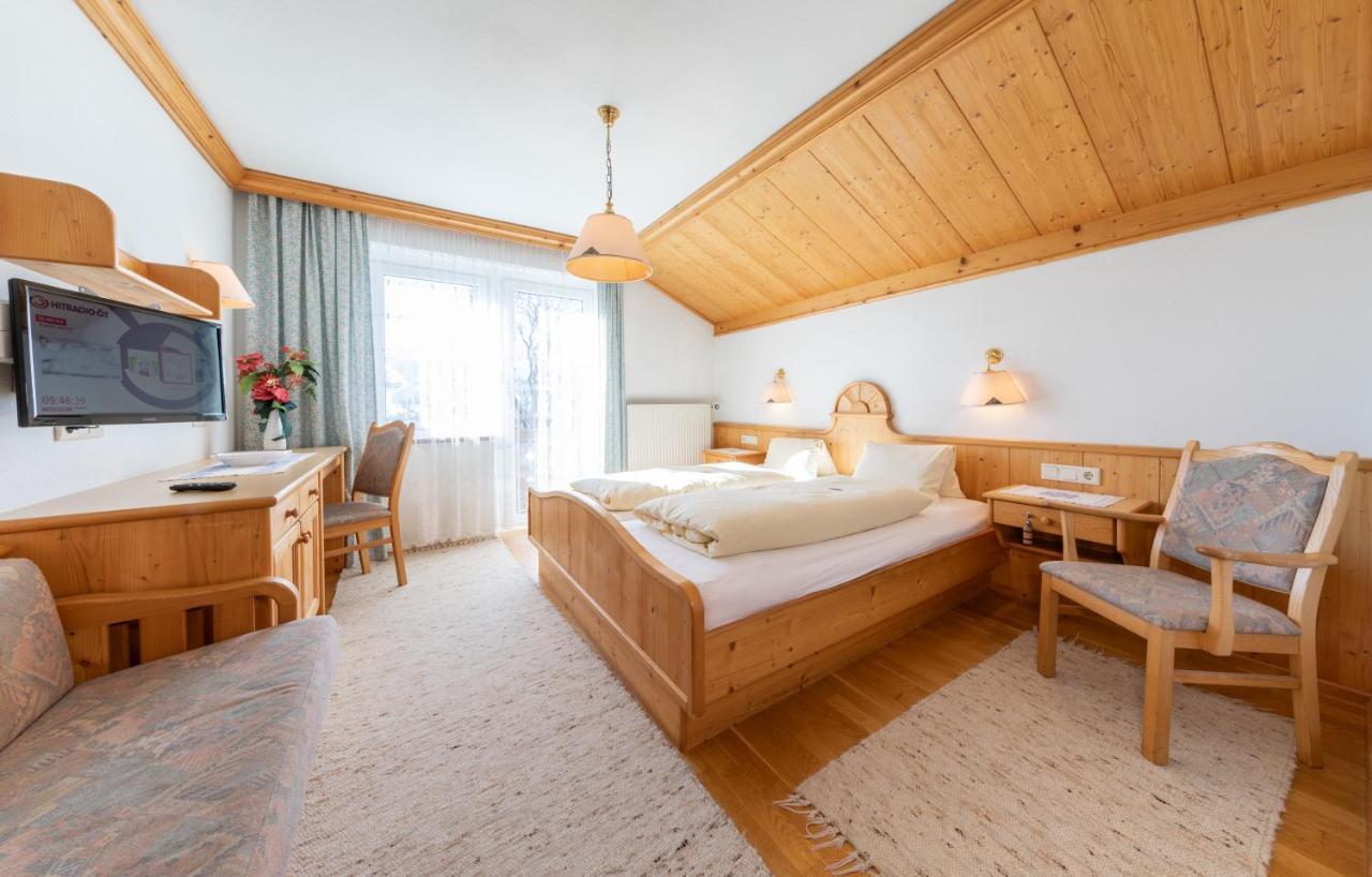 Alpenhof Bed & Breakfast Ramsau am Dachstein Bagian luar foto